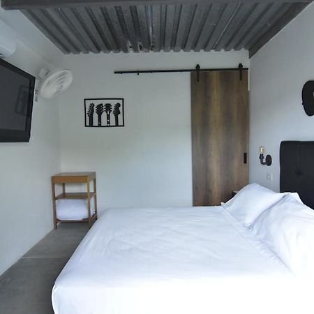 Yuluka Hostel Апуло Экстерьер фото