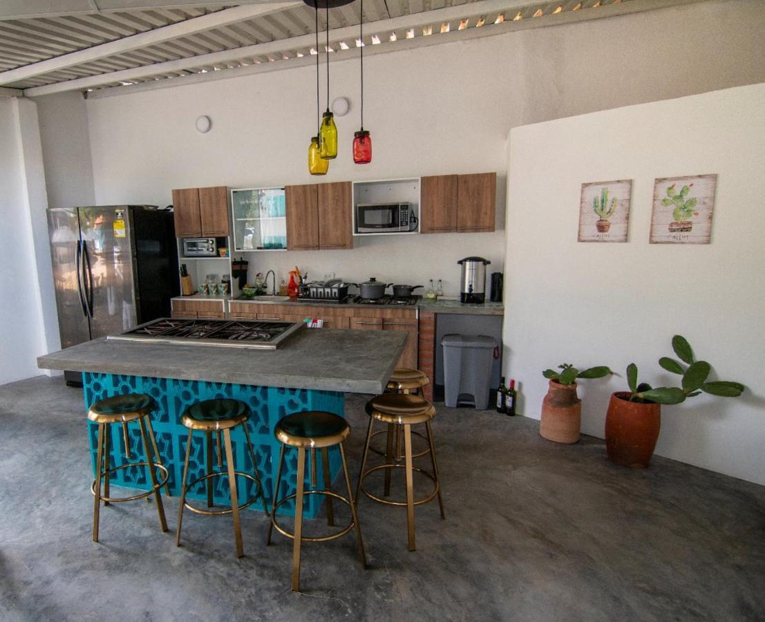 Yuluka Hostel Апуло Экстерьер фото
