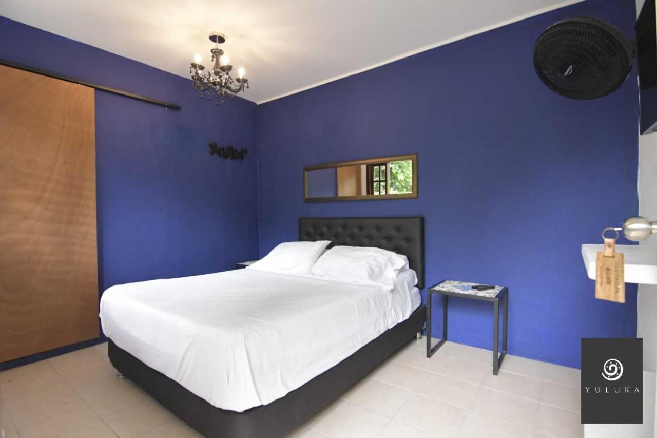 Yuluka Hostel Апуло Экстерьер фото
