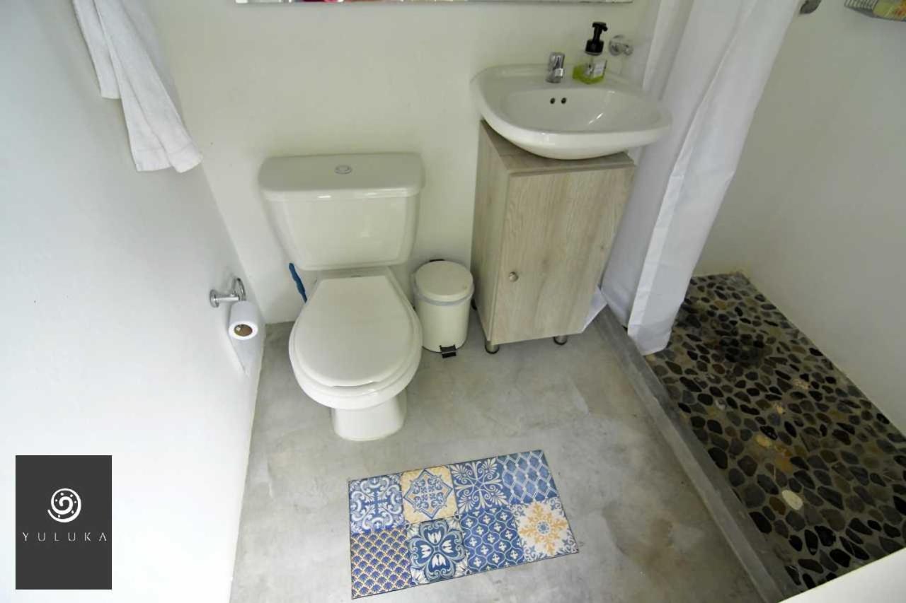 Yuluka Hostel Апуло Экстерьер фото