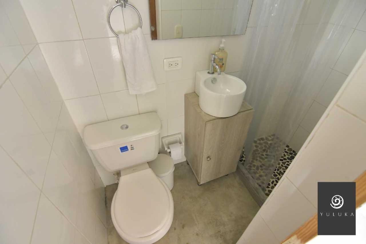 Yuluka Hostel Апуло Экстерьер фото