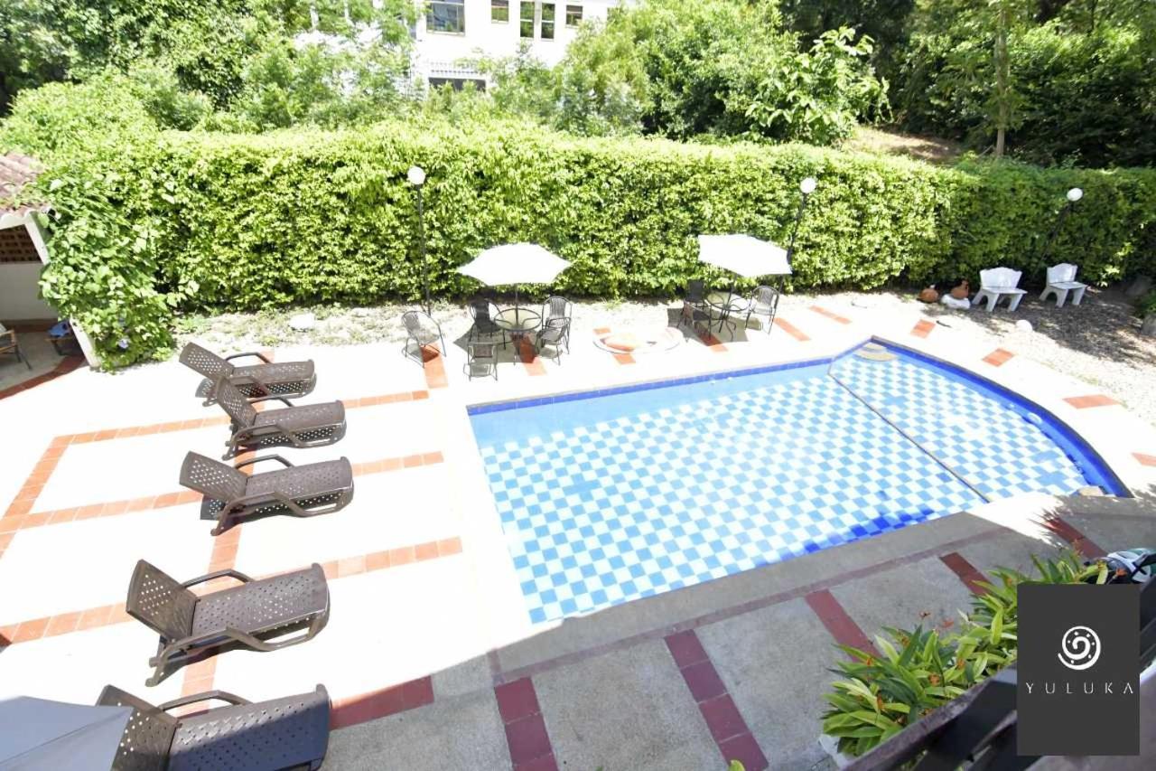 Yuluka Hostel Апуло Экстерьер фото