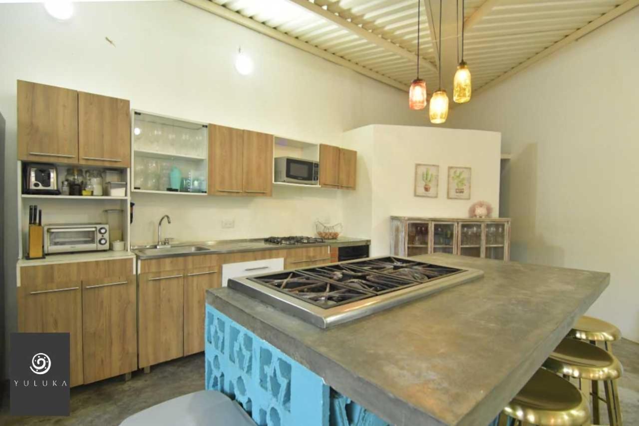 Yuluka Hostel Апуло Экстерьер фото
