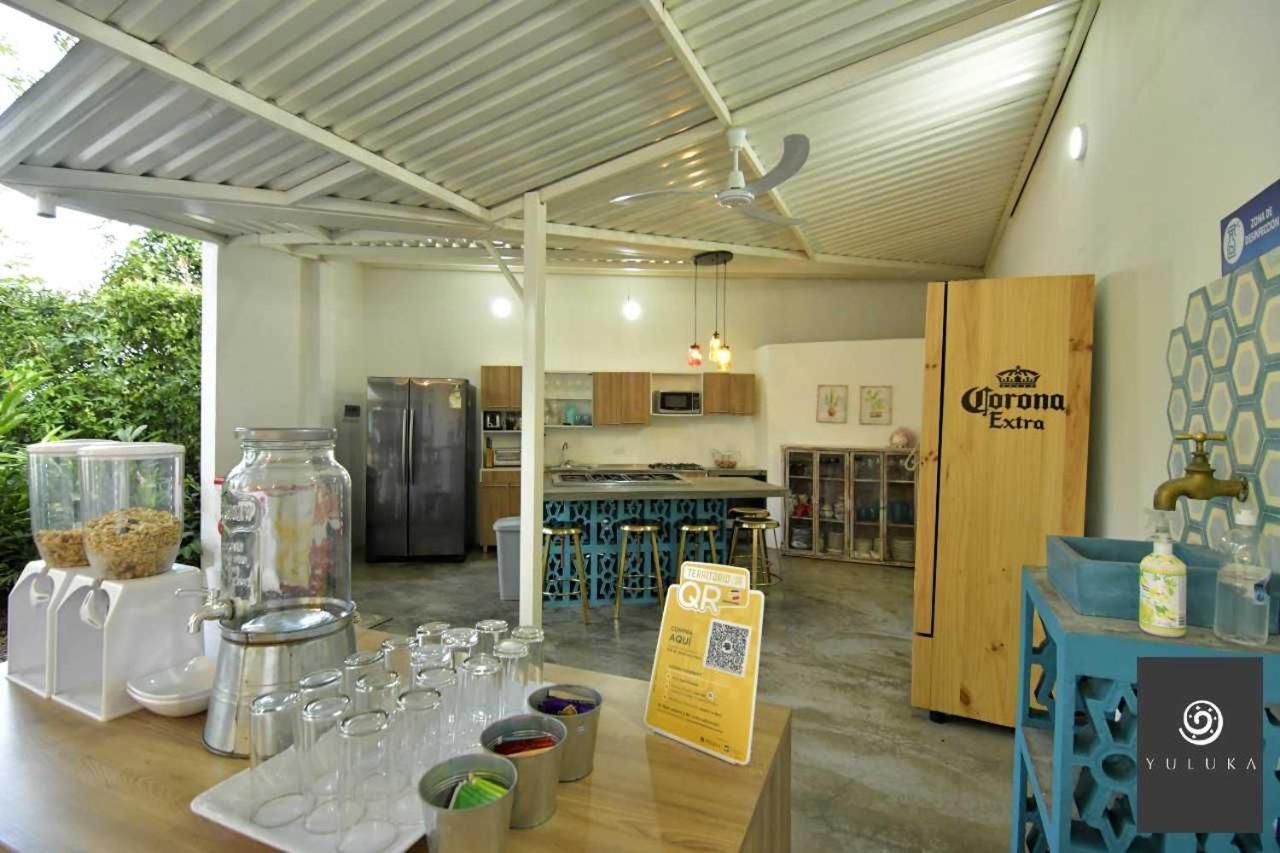 Yuluka Hostel Апуло Экстерьер фото