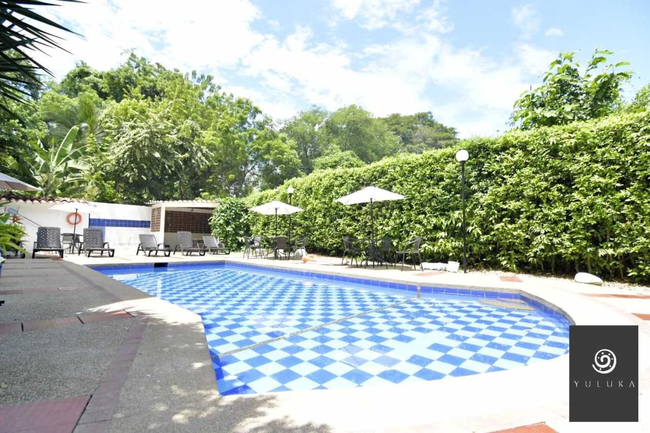 Yuluka Hostel Апуло Экстерьер фото