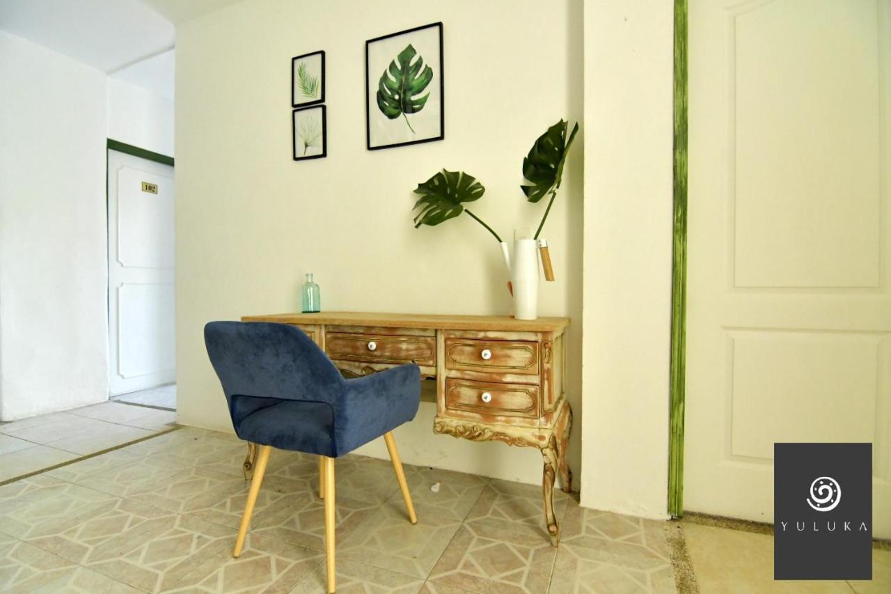 Yuluka Hostel Апуло Экстерьер фото