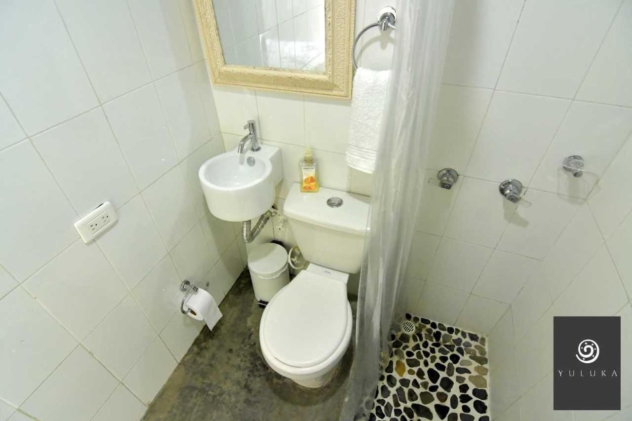 Yuluka Hostel Апуло Экстерьер фото