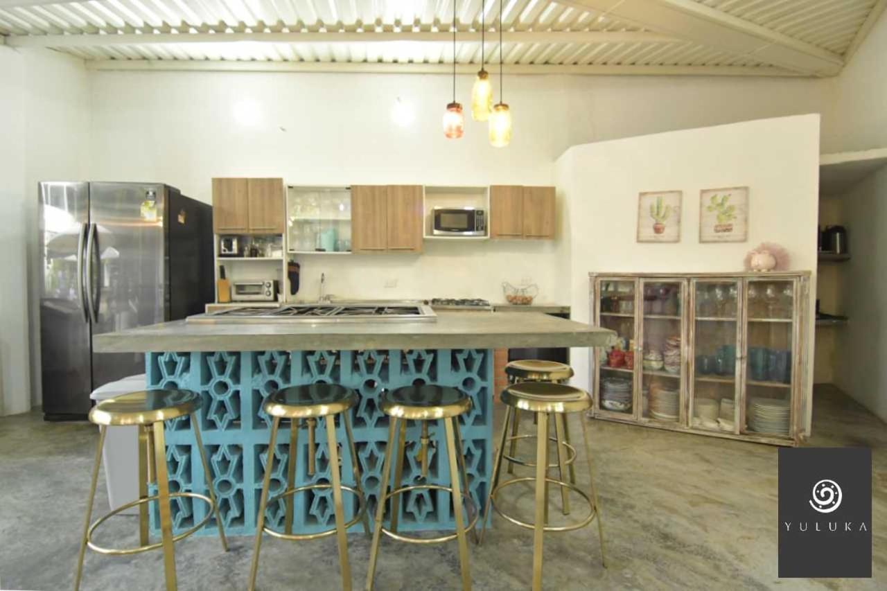 Yuluka Hostel Апуло Экстерьер фото