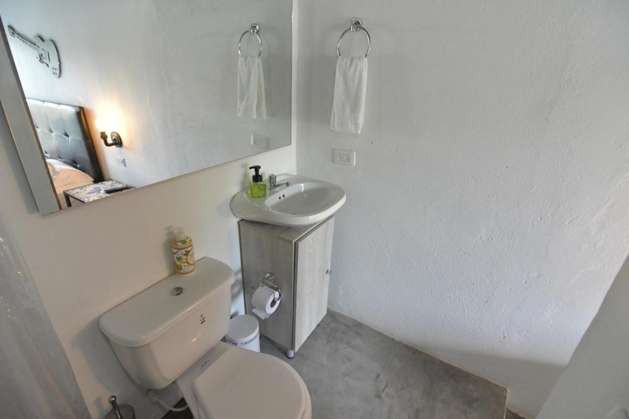Yuluka Hostel Апуло Экстерьер фото