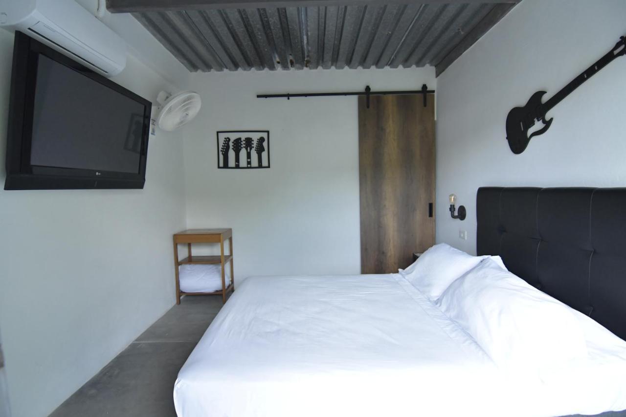 Yuluka Hostel Апуло Экстерьер фото