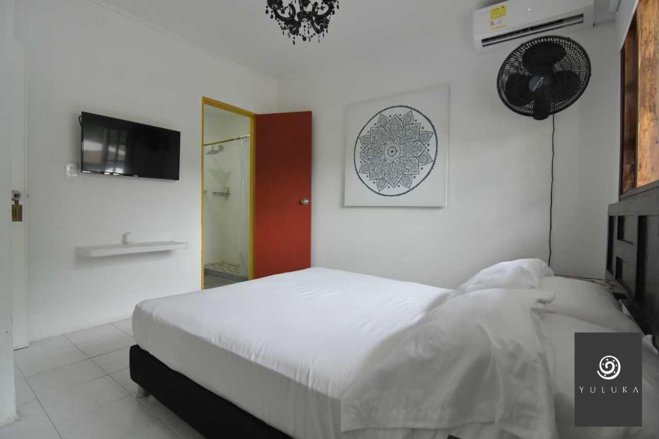 Yuluka Hostel Апуло Экстерьер фото
