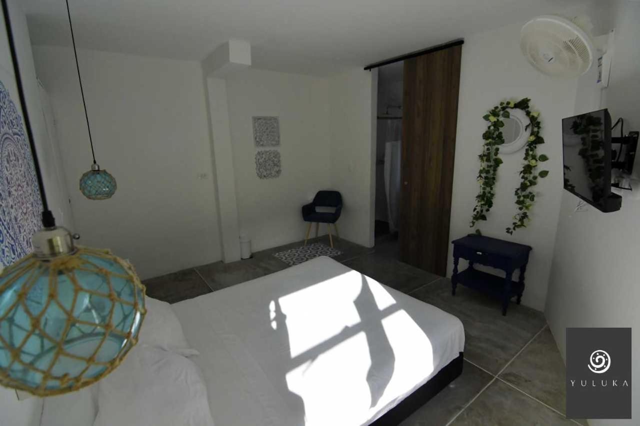 Yuluka Hostel Апуло Экстерьер фото