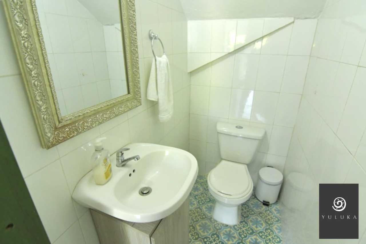 Yuluka Hostel Апуло Экстерьер фото